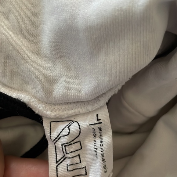 PE NATION - Picture 2 of 2